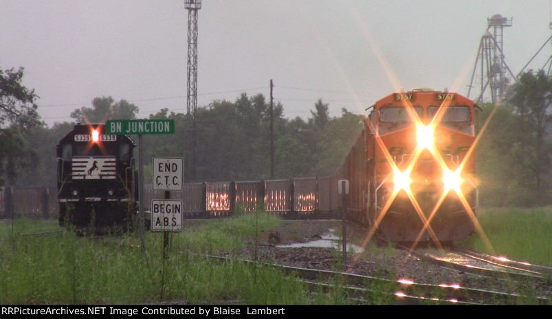 NS D76 waits on BNSF